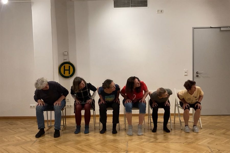 Stückbild - Nächste Haltestelle... - junges.studio: Aufführung der Theaterwerkstatt IV