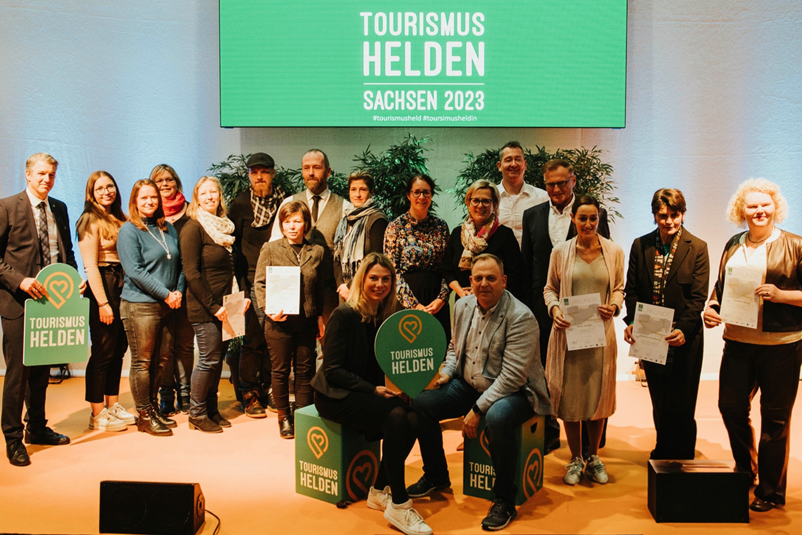 Tourismusheldin 2023 an den Landesbühnen Sachsen - zum Beitrag